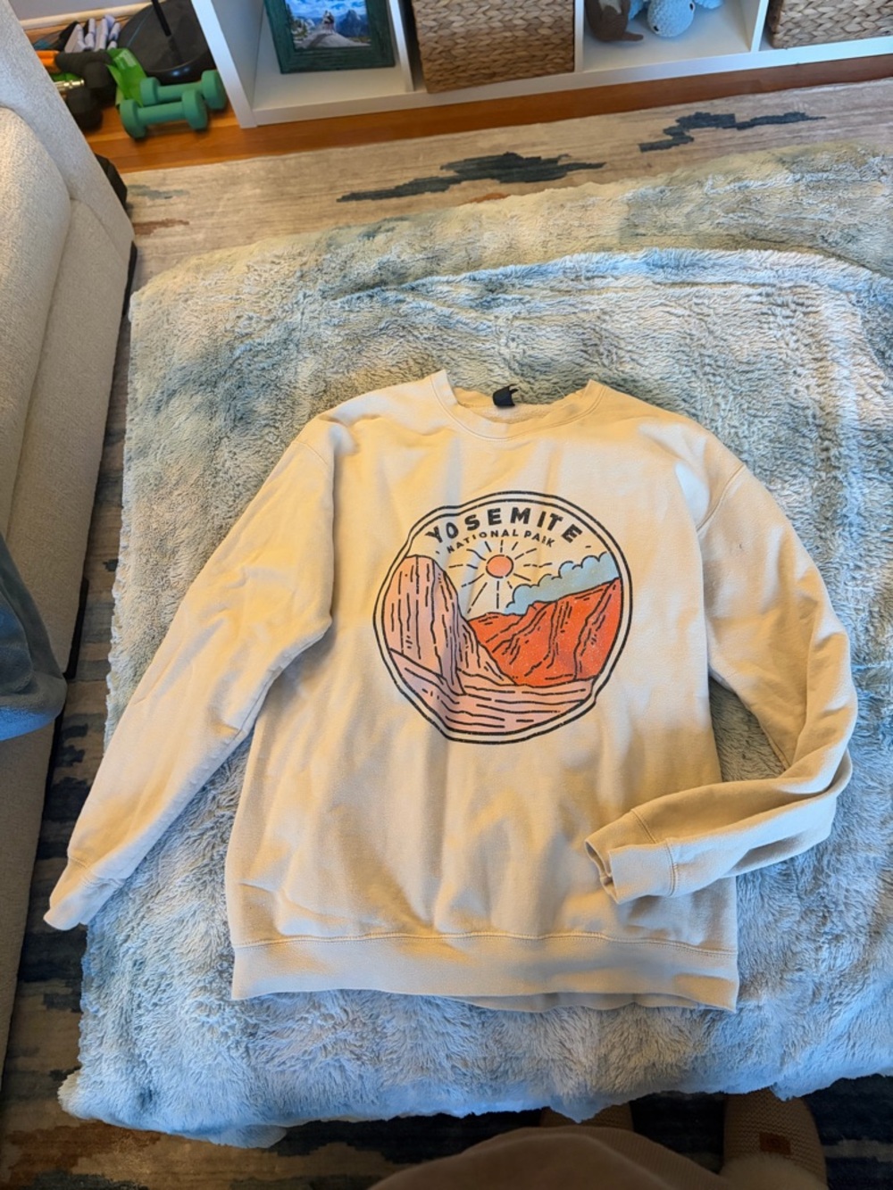 Gildan Cream Yosemite National Park Graphic Crewneck Sweatshirt